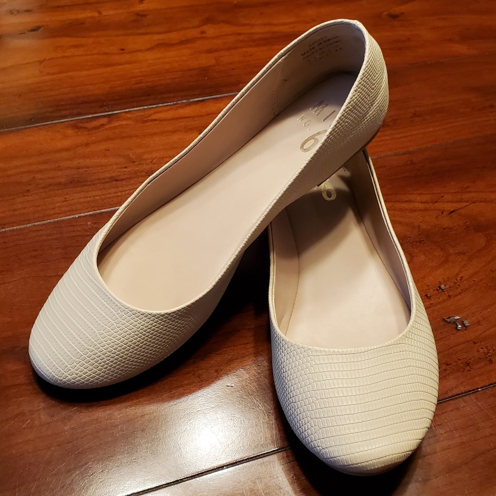 Mix No. 6 Women's Flats